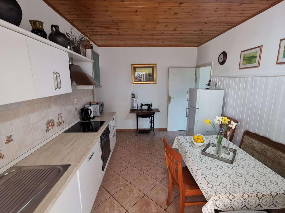 Pri Noni "Istracycle" Appartement Lucija Buitenkant foto