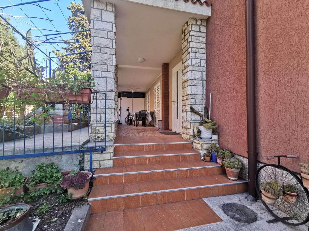 Pri Noni "Istracycle" Appartement Lucija Buitenkant foto